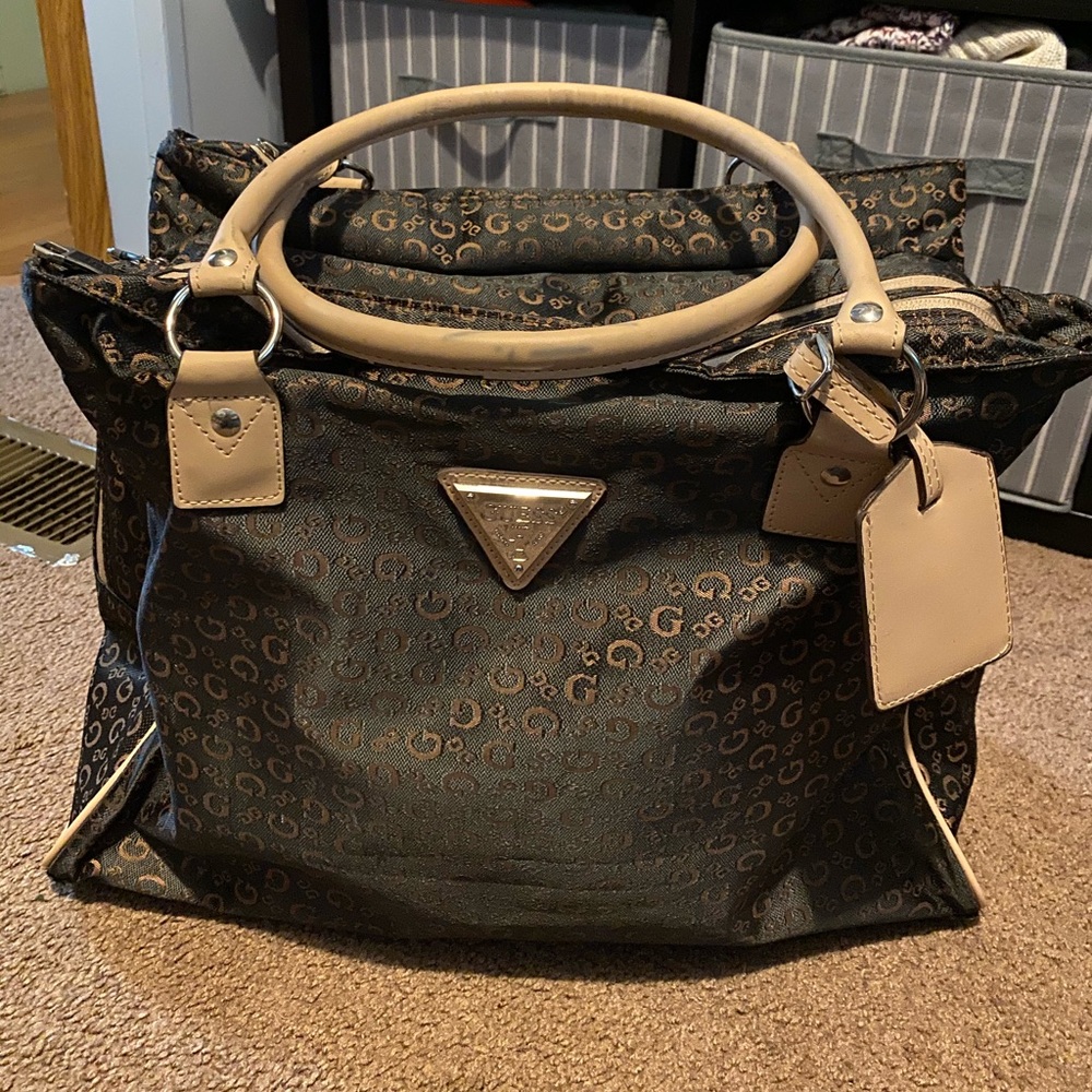 Travel guess bag